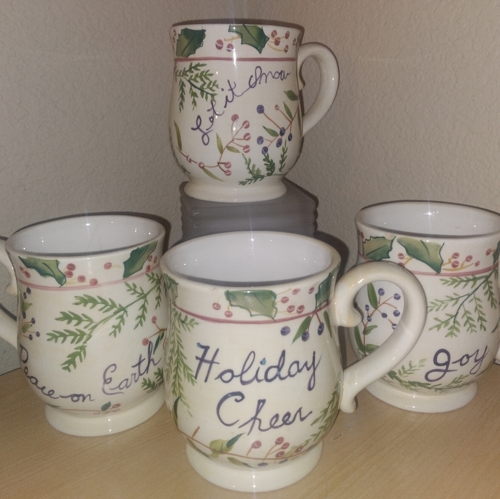 CAPRIWARE/ Holiday Mug Set of 4